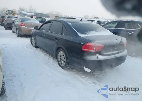 2013 Volkswagen Passat S z USA, uszkodzony, nr VIN 1VWAP7A33DC114030